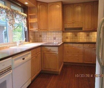 For Lease - 416 Lees Lane, Oakville, Ontario - Photo 1