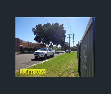 Beautiful Space Home, 700 meter to Cabramatta Station & 3 bedroom w... - Photo 3