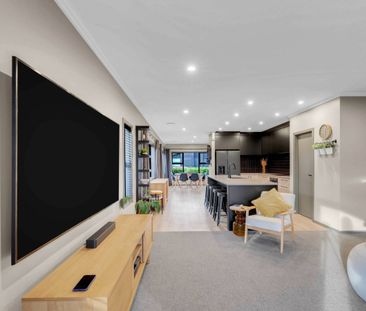 Modern Chartwell Living – Built 2020 & Ready to Impress! - Photo 1