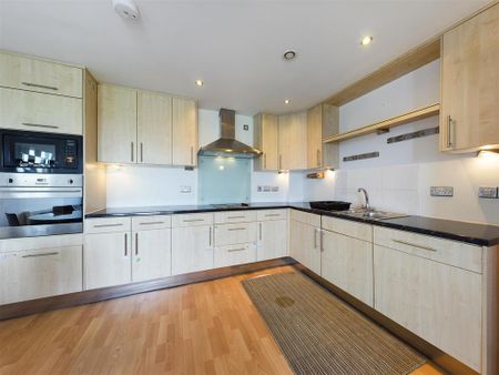 2 bedroom apartment to rent - Photo 3