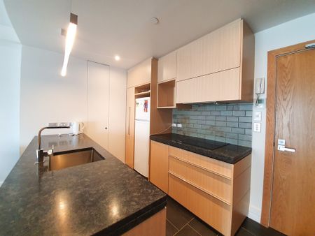 CITY CENTRE - 2 Bedroom Apartment Close to Universities - Photo 3