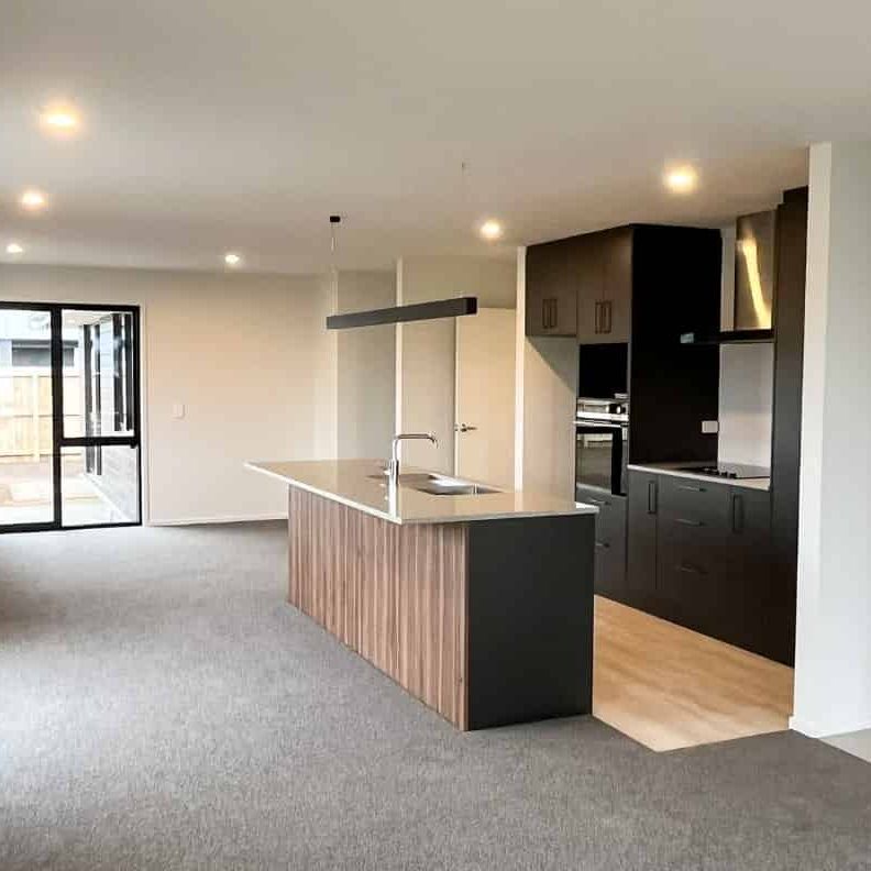 Spacious Leeston fenced home! - Photo 1