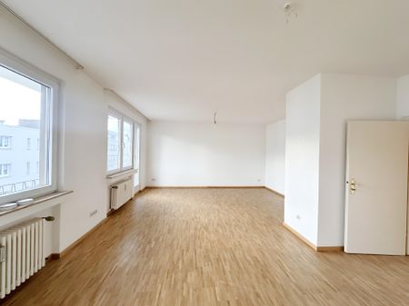 SANIERTE 2-ZIMMERWOHNUNG IN DER STADTMITTE ZU MIETEN! - Foto 3
