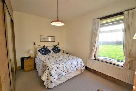 2 bedroom end of terrace house to rent - Photo 5