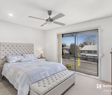Two bedroom duplex with water views - Photo 3