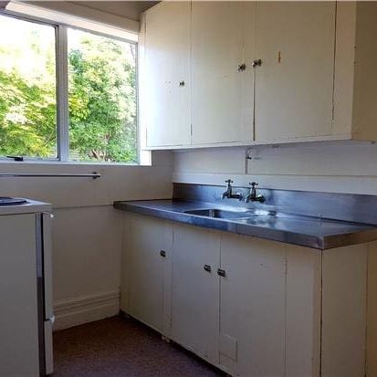 Ywo bedrooms on England!! - Photo 1