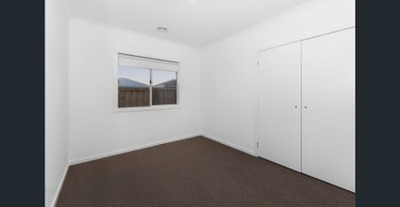 Modern 4-Bedroom Family Home in a Great Location - Photo 5