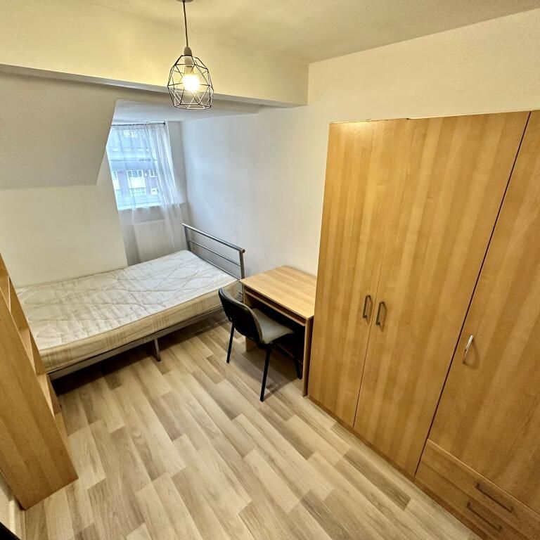1 bedroom property to rent Kelso Heights, Belle Vue Road, Leeds, West Yorkshire, LS3 - Photo 1