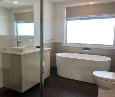 1/116 Southern Road, Heidelberg West VIC 3081 - Photo 4