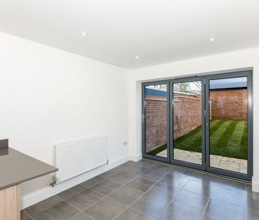 Wellington Road, Heyford Park - Photo 1