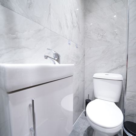 Studio Flat, Battersea High St, SW11 - Photo 4