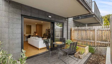 Luxury Apartment - Photo 5