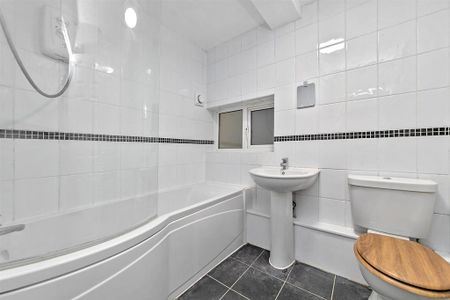 2 bedroom maisonette to rent - Photo 5