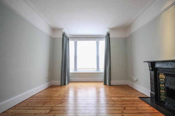 4 bedroom end of terrace house to rent - Photo 1