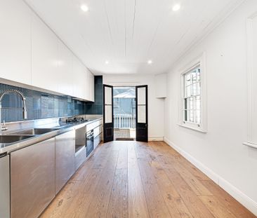Stunning 6.3m Wide Terrace of Grand Proportions - Photo 4