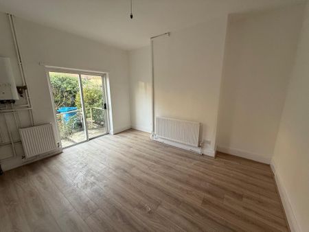 3 bedroom terraced house to rent - Photo 2