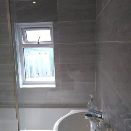 3 Bed Semi-Detached House, Lilac Road, SO16 - Photo 3