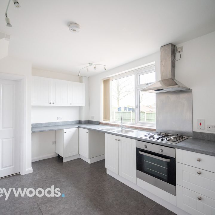 3 bed semi-detached house to rent in Whitfield Avenue, Westlands, Newcastle-under-Lyme ST5 - Photo 1