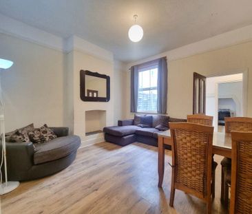 4 bedroom terraced house to rent - Photo 5