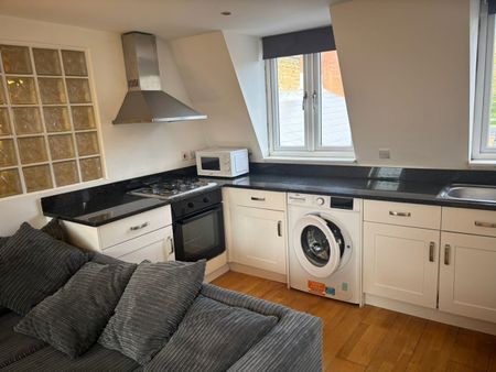 1 Bed Flat, Pennard Road, W12 - Photo 3