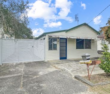 COMFORT, CONVENIENCE AND CHARM - Photo 4