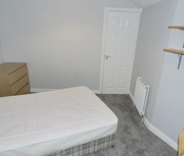 4 bedroom terraced house to rent - Photo 4