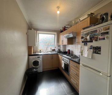 2 Bedroom Flat To Let - Photo 4