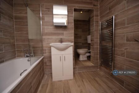 1 bedroom flat to rent - Photo 2