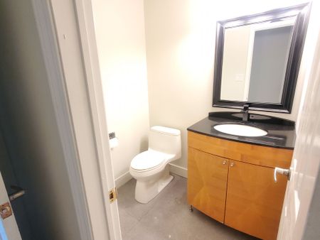 For Lease - 317 Darlington Crescent, Newmarket, Ontario - Photo 3