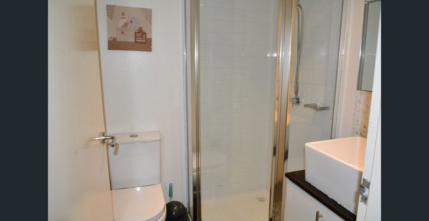 Fully Furnished 2 Bedroom 2 Bathroom Apartment In the East End - Photo 1