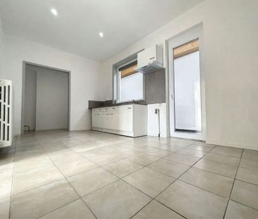 Appartement te huur in Moeskroen voor € 800 met 2 slaapkamers - Photo 3