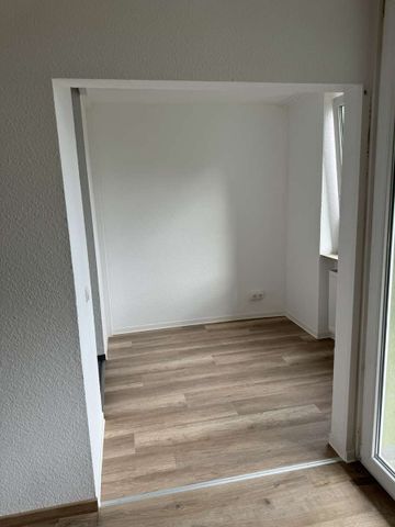 Neu renovierte 3-Zimmer-Wohnung in direkter Nähe des Gewerbegebietes West in Kaiserslautern - Photo 3