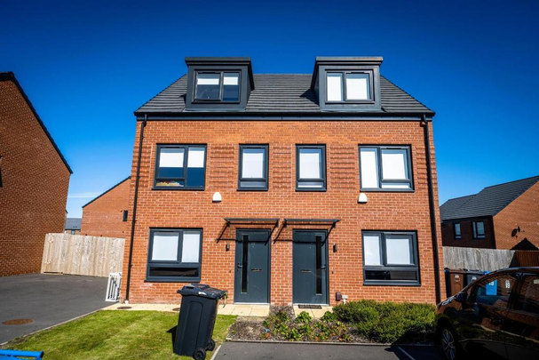 4 bedroom semi-detached house to rent - Photo 1