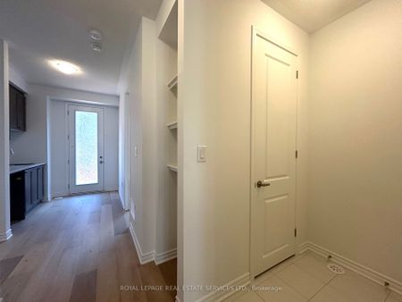 Townhouse For Lease | W8115836 - Photo 4