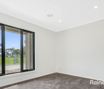 14 Luster Circuit, Cranbourne South, VIC 3977 - Photo 2