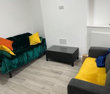 2 bedroom house share to rent - Photo 1