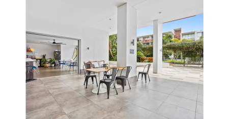 Executive living in the Heart of Bundall - Photo 2