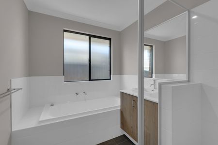 Three Bedroom Home Available in Baldivis - Photo 4