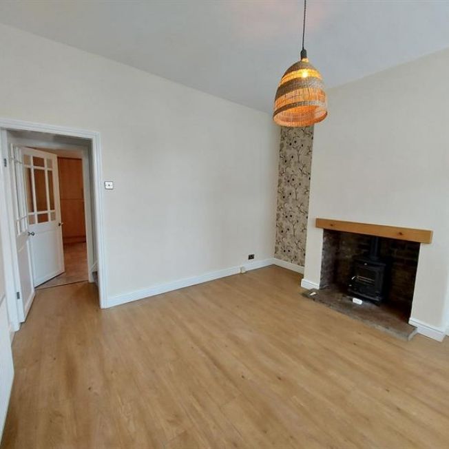 2 Bedroom Terraced To Let - Photo 1