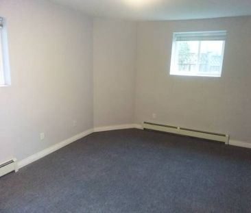 2 Bed+ 1 Bath, Surrey, for STUDENTS/ FAMILY (139 St & 58A Ave). - Photo 1