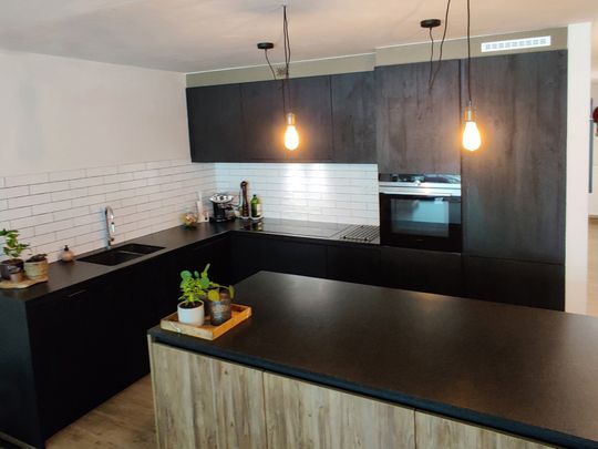 GIJZEGEM - Gelijkvloers appartement met tuin en staanplaats. - Photo 1