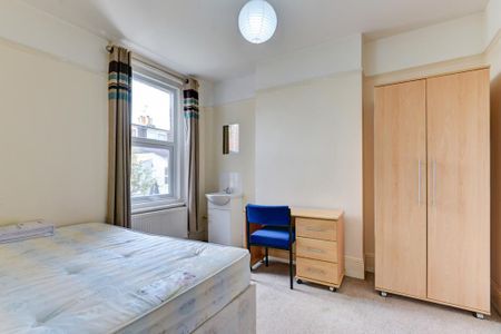 6 bedroom house to rent - Photo 2