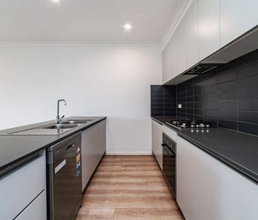 Modern Living in Vibrant Tarneit! - Photo 4