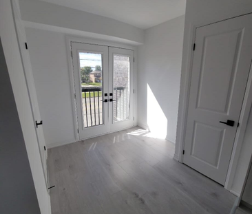 For Lease - 119 Fairlane Avenue, Barrie, Ontario - Photo 3