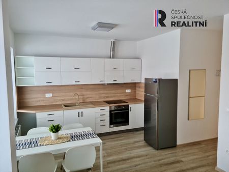 Pronájem bytu 1+kk 42 m² - Fotografie 4