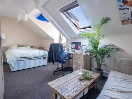 8 bedroom terraced house to rent - Photo 5