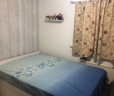Room in a Shared House, Lindbridge Road, NG8 - Photo 2