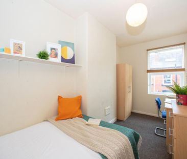 4 bedroom terraced house to rent - Photo 5