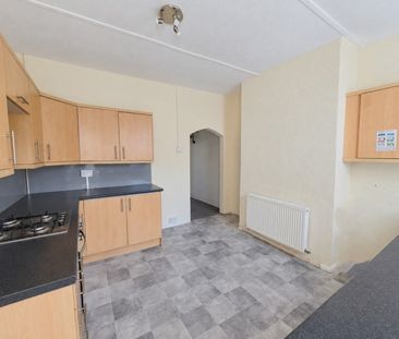 2 bed Terraced - To Let - Photo 4