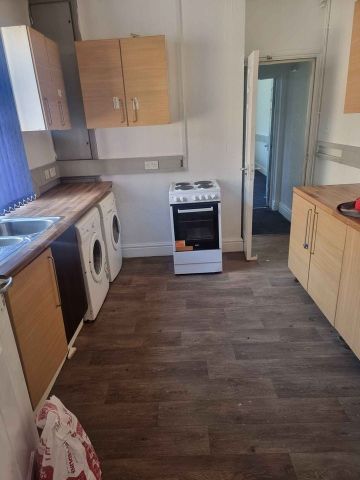 Room in a Shared House, Aldridge Road, B42 - Photo 4